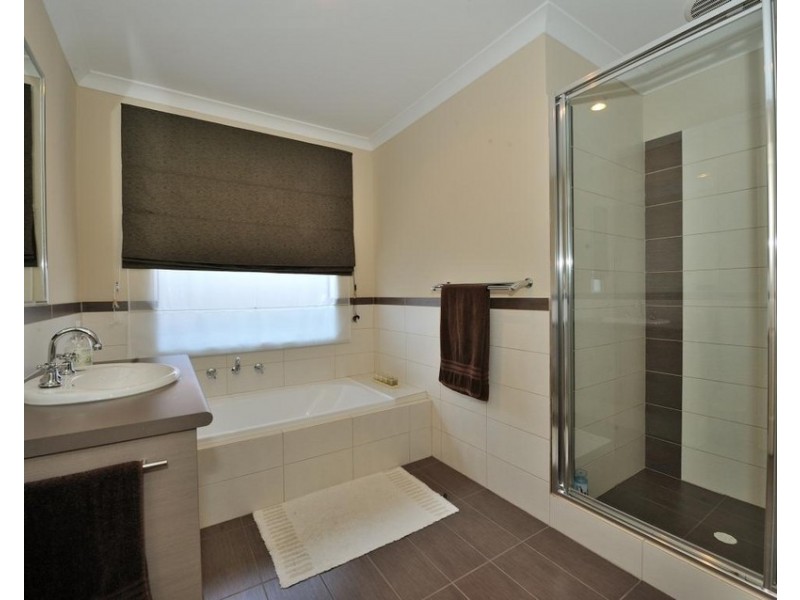 8 Oxenholme Way, Waikiki WA 6169