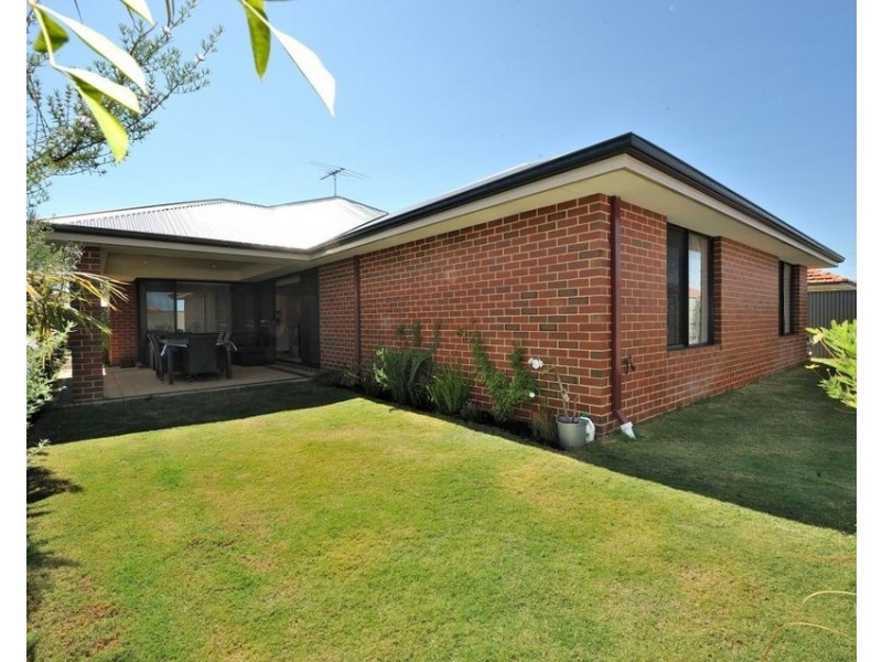 8 Oxenholme Way, Waikiki WA 6169