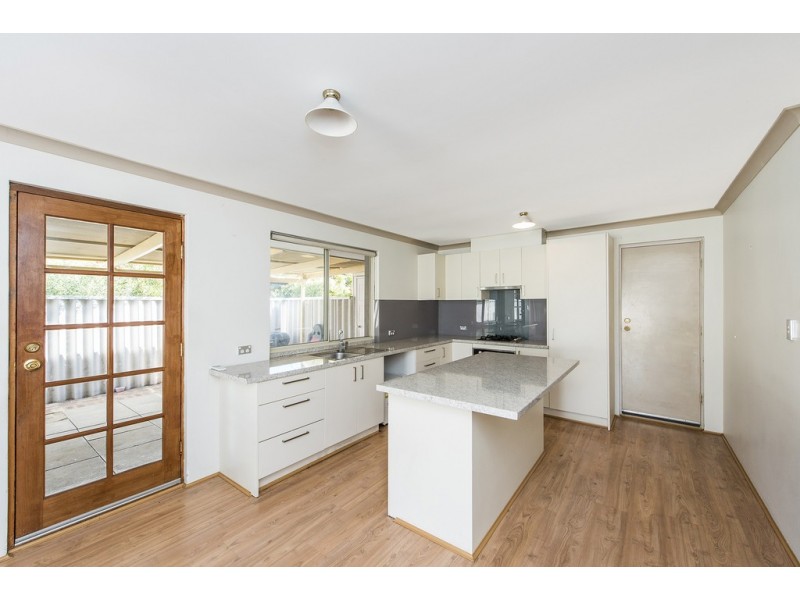 21 Menora Loop, Warnbro WA 6169