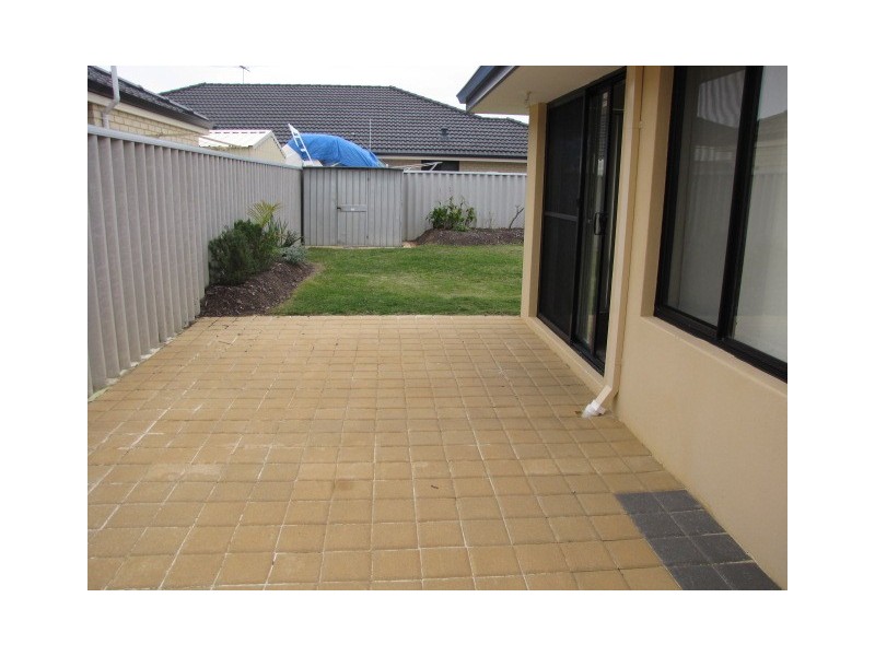 2 Maverick Promenade, Shoalwater WA 6169