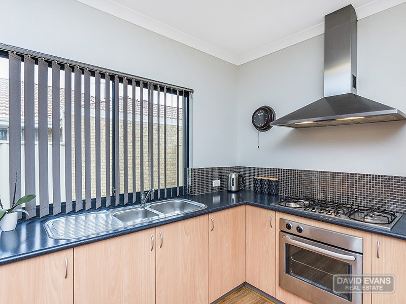 100 Fisher Street, Rockingham WA 6168