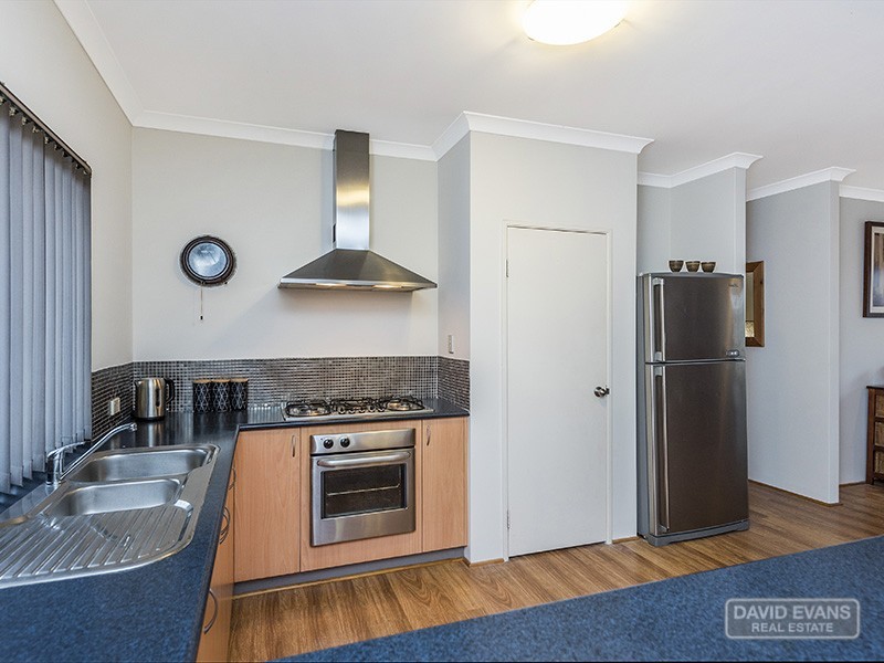 100 Fisher Street, Rockingham WA 6168
