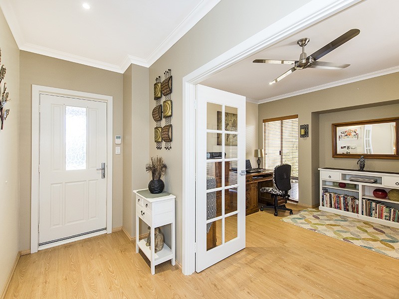 3 Mosedale Loop, Waikiki WA 6169