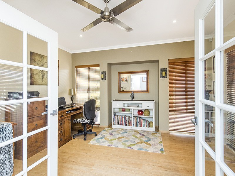 3 Mosedale Loop, Waikiki WA 6169