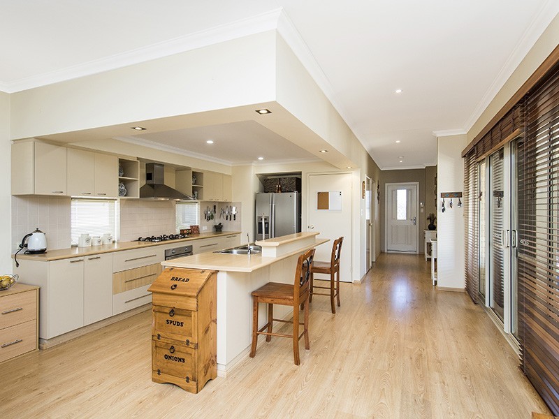 3 Mosedale Loop, Waikiki WA 6169