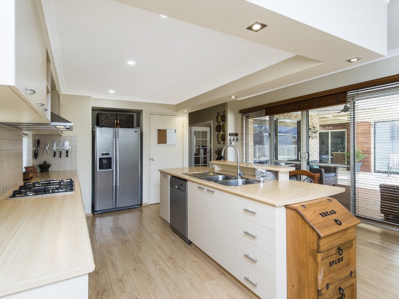 3 Mosedale Loop, Waikiki WA 6169