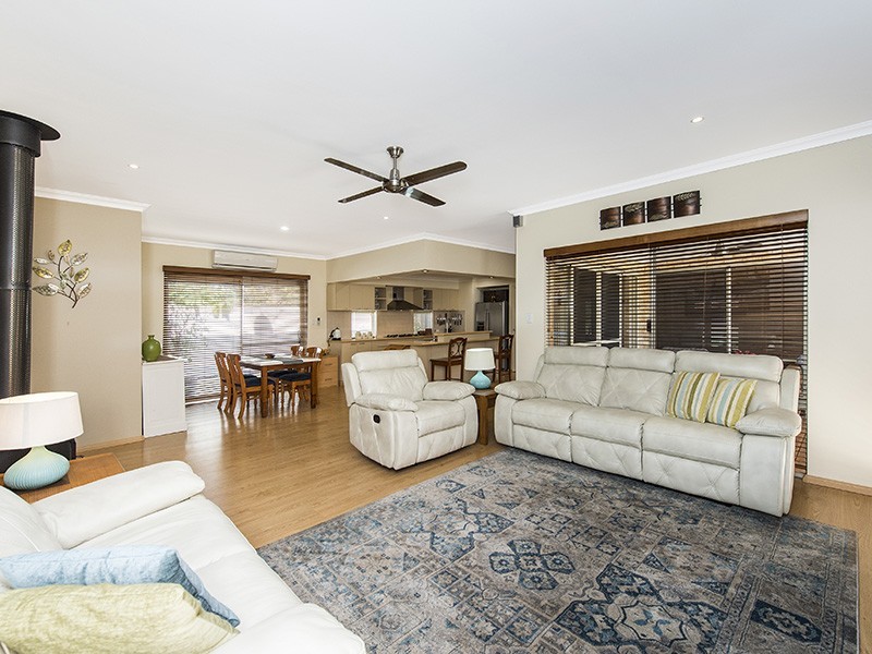 3 Mosedale Loop, Waikiki WA 6169