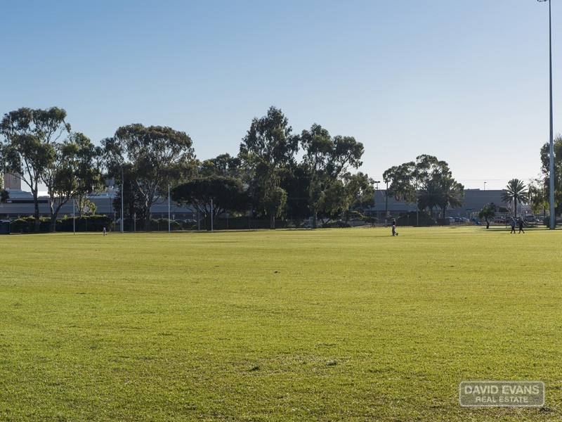 9/10 Hefron Street, Rockingham WA 6168