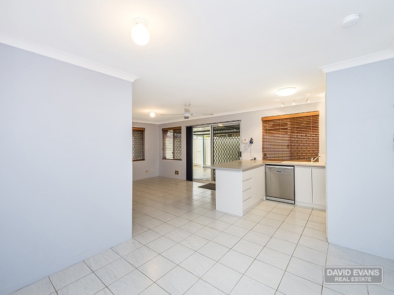 8 Pallarup Grove, Waikiki WA 6169