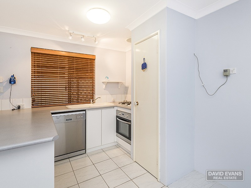 8 Pallarup Grove, Waikiki WA 6169