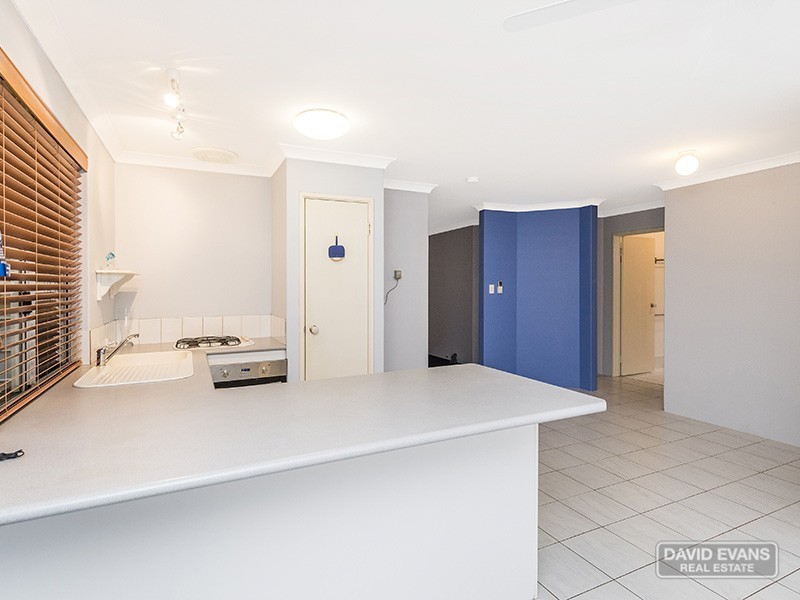 8 Pallarup Grove, Waikiki WA 6169