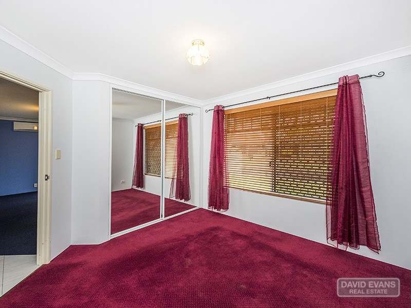 8 Pallarup Grove, Waikiki WA 6169
