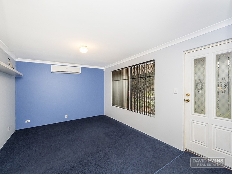 8 Pallarup Grove, Waikiki WA 6169