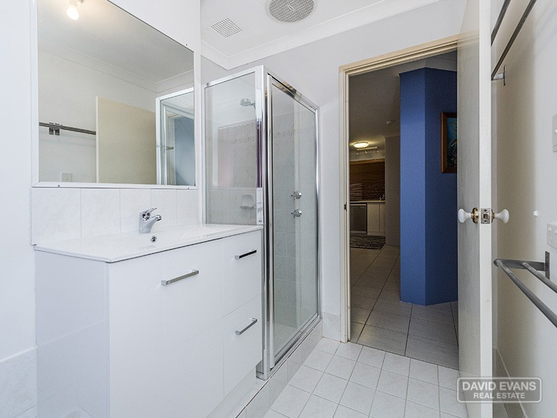 8 Pallarup Grove, Waikiki WA 6169