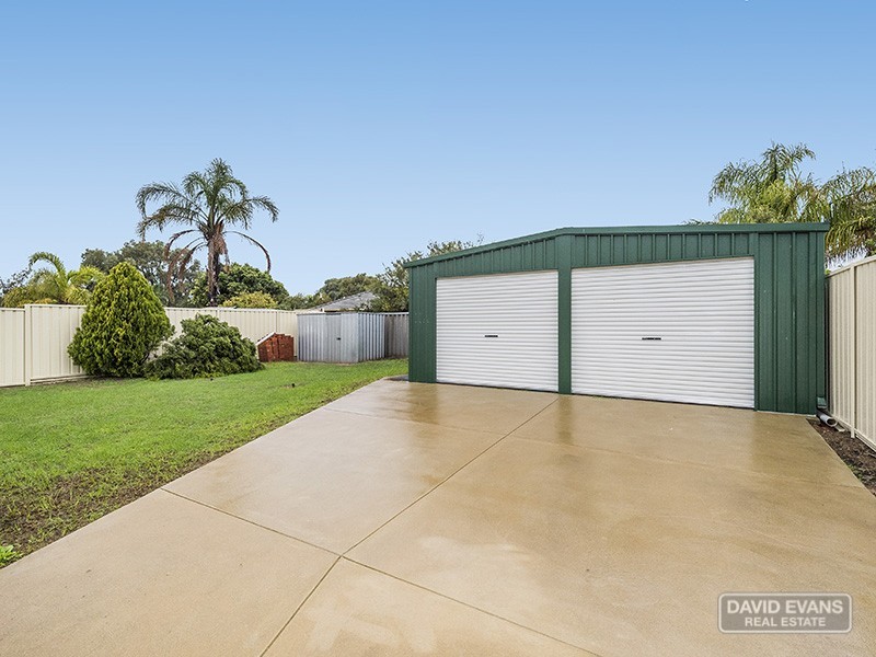 8 Pallarup Grove, Waikiki WA 6169
