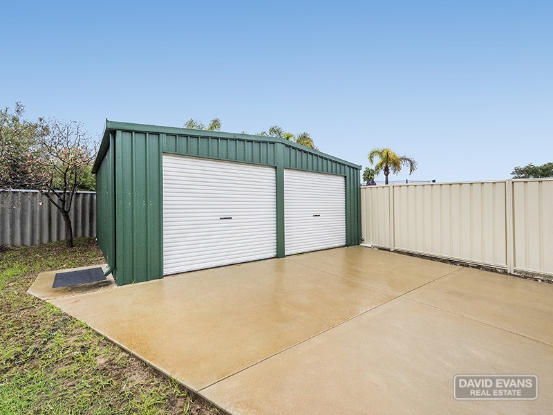 8 Pallarup Grove, Waikiki WA 6169