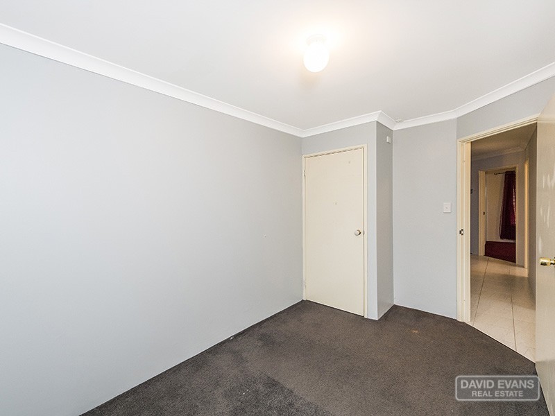 8 Pallarup Grove, Waikiki WA 6169