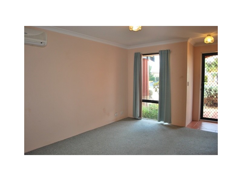 9/23 Royal Palm  Drive, Warnbro WA 6169