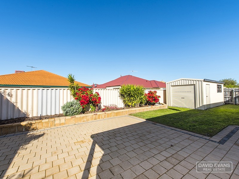 8 BOYLE AVENUE, Rockingham WA 6168