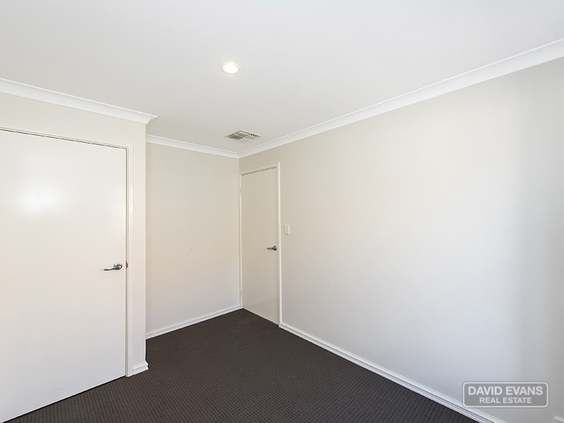 8 BOYLE AVENUE, Rockingham WA 6168