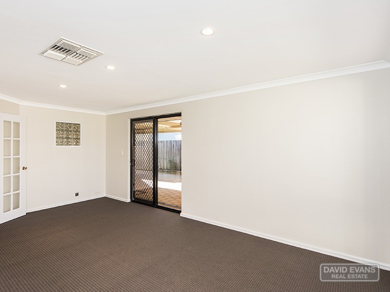 8 BOYLE AVENUE, Rockingham WA 6168