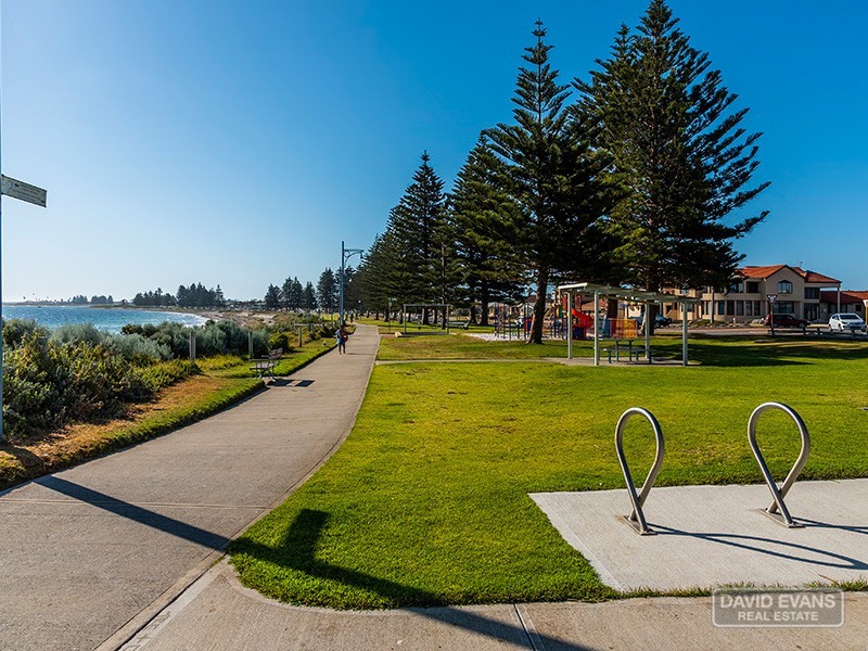 113 Malibu Road, Safety Bay WA 6169