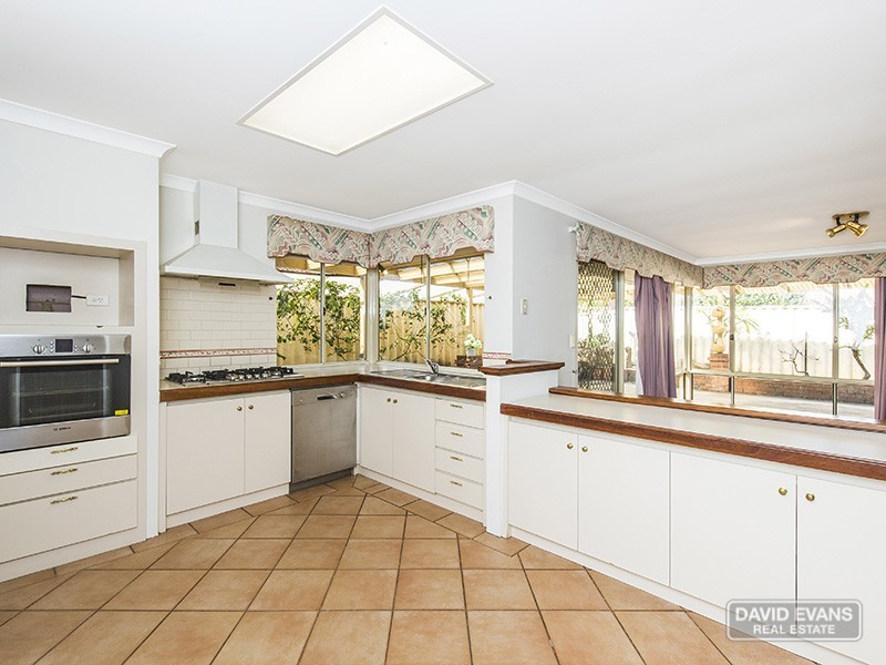 6 Violet Grove, Warnbro WA 6169