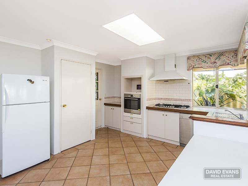 6 Violet Grove, Warnbro WA 6169
