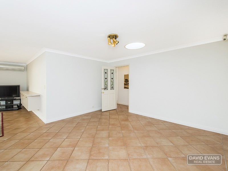 6 Violet Grove, Warnbro WA 6169