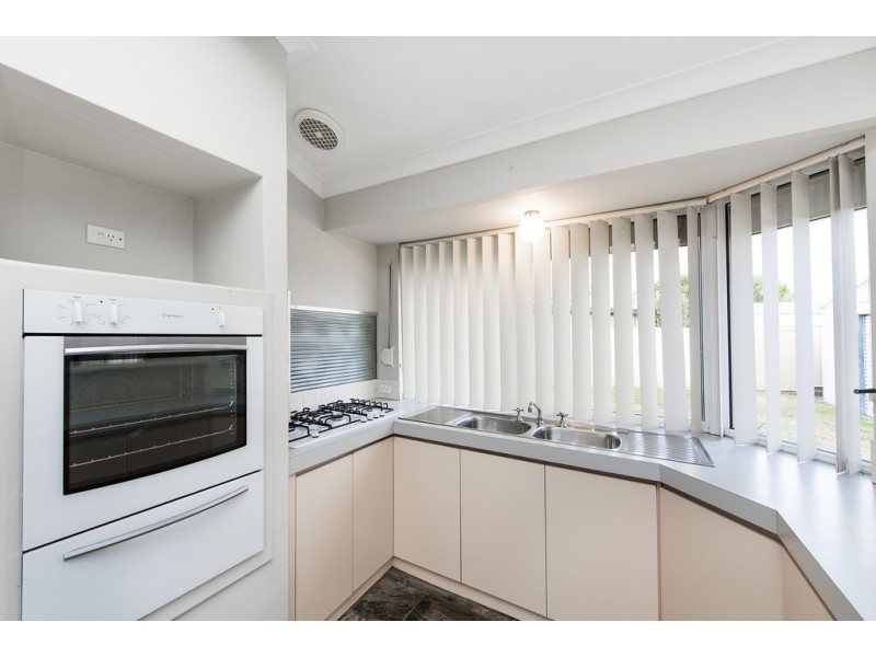 69 Sunningdale Chase, Meadow Springs WA 6210