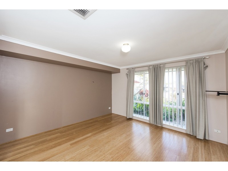 69 Sunningdale Chase, Meadow Springs WA 6210