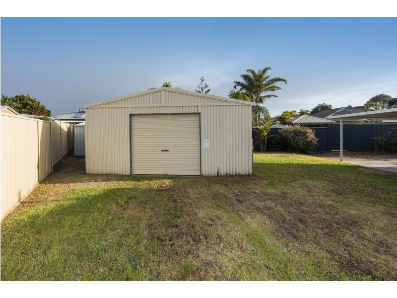69 Sunningdale Chase, Meadow Springs WA 6210