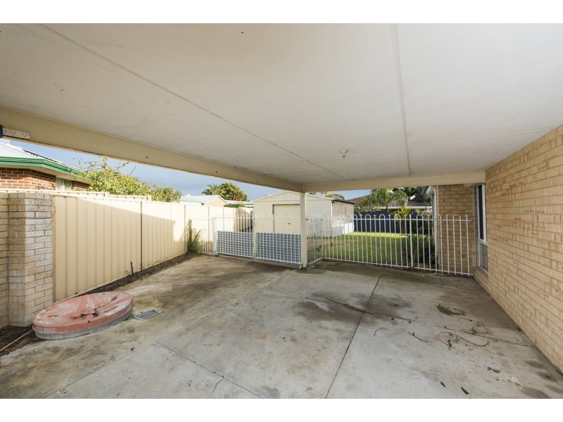 69 Sunningdale Chase, Meadow Springs WA 6210