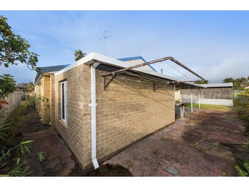 69 Sunningdale Chase, Meadow Springs WA 6210