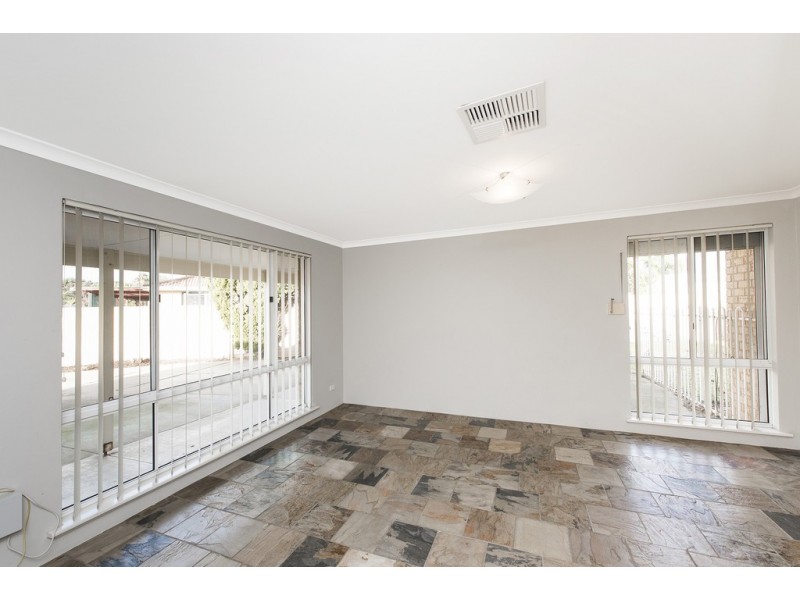 69 Sunningdale Chase, Meadow Springs WA 6210