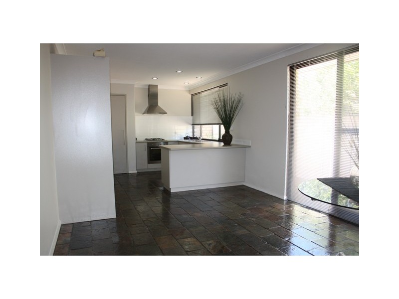 84 Seabrook Avenue, Rockingham WA 6168