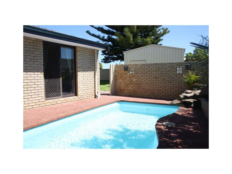 84 Seabrook Avenue, Rockingham WA 6168