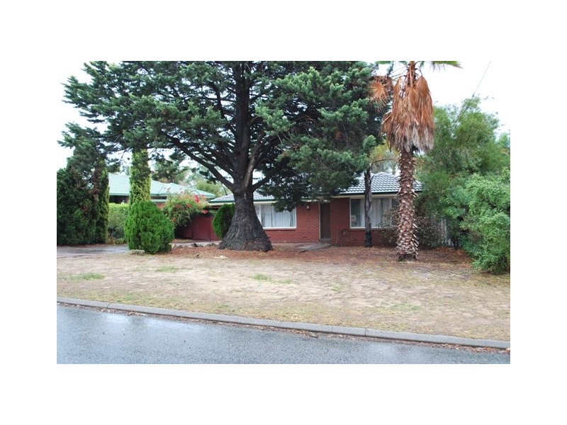 9 Menli Place, Orelia WA 6167