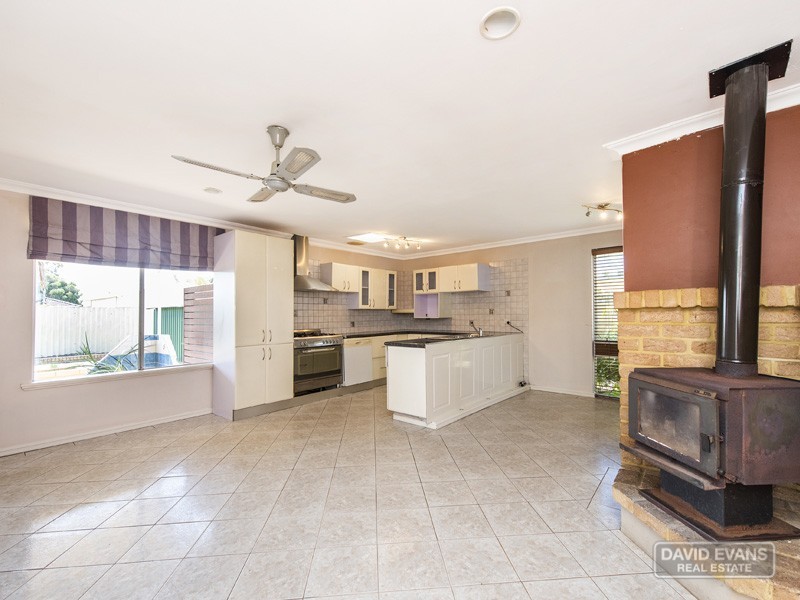 51 Kingsbridge Road, Warnbro WA 6169