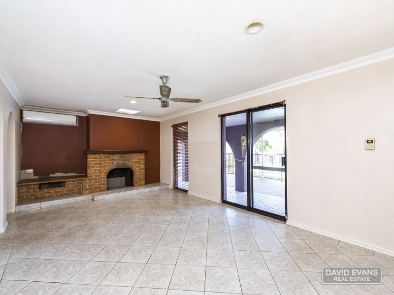 51 Kingsbridge Road, Warnbro WA 6169