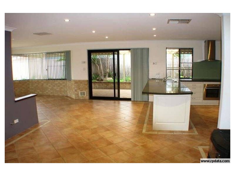 9 Rothesay Court, Cooloongup WA 6168