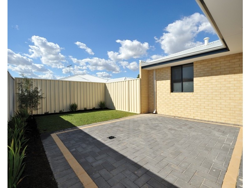 213D Willmott Drive, Waikiki WA 6169