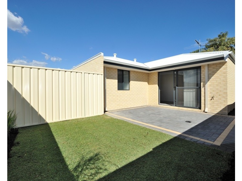 213D Willmott Drive, Waikiki WA 6169