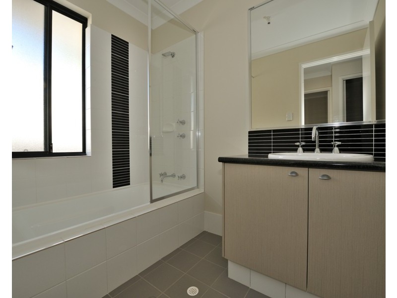 213D Willmott Drive, Waikiki WA 6169