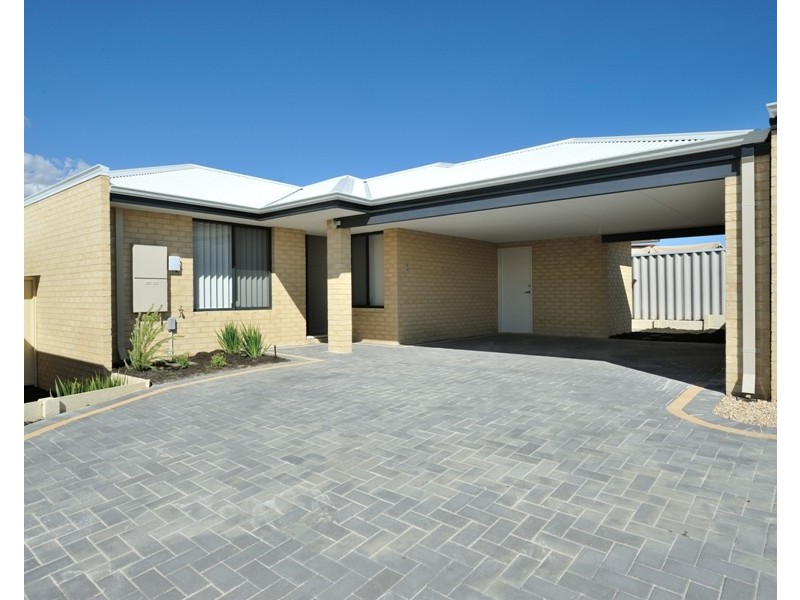 Unit 3 213 Willmott Drive, Waikiki WA 6169