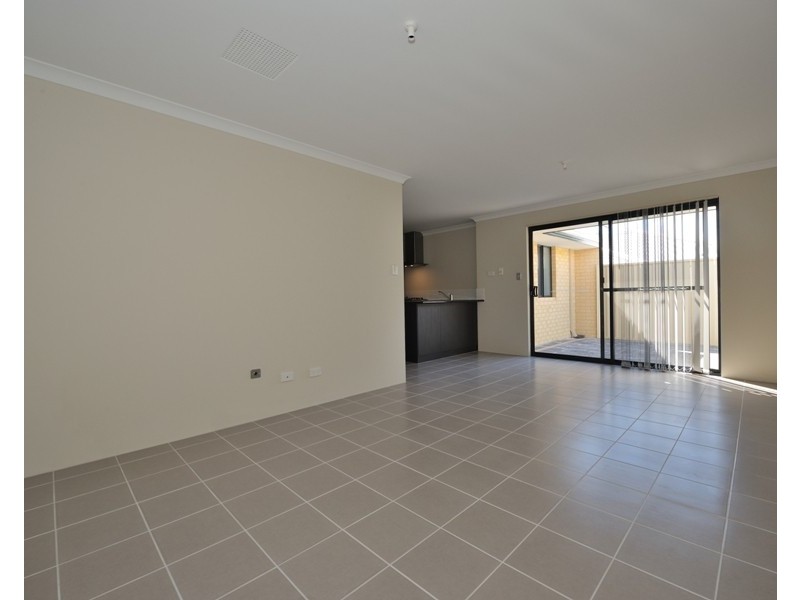 Unit 3 213 Willmott Drive, Waikiki WA 6169