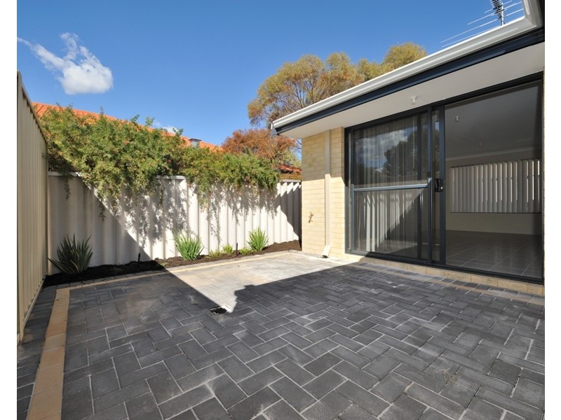 Unit 3 213 Willmott Drive, Waikiki WA 6169