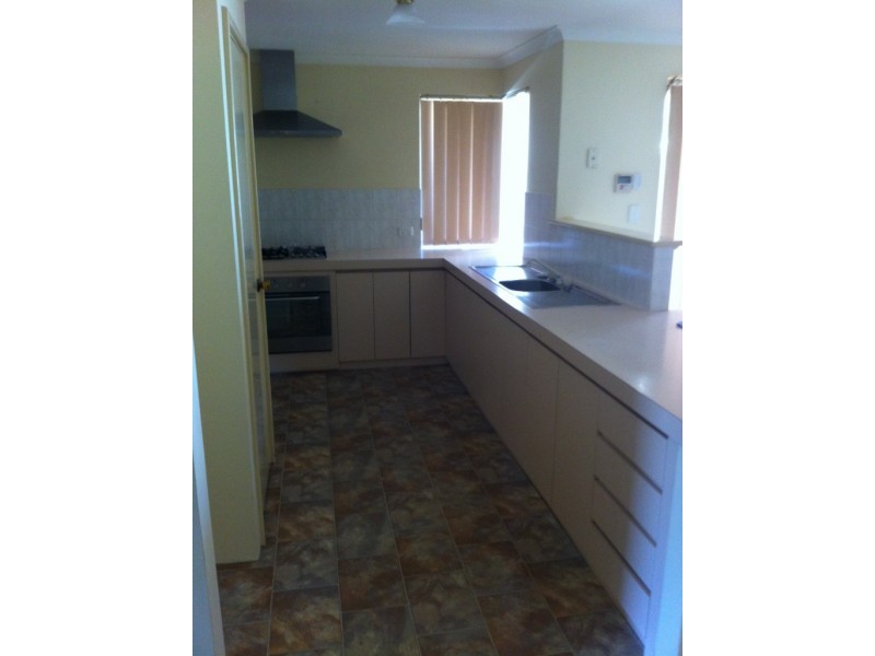 43  Nabberu Cres, Cooloongup WA 6168