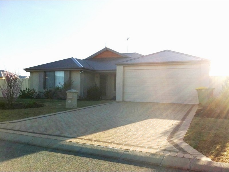 5 Sharperton, Dudley Park WA 6210