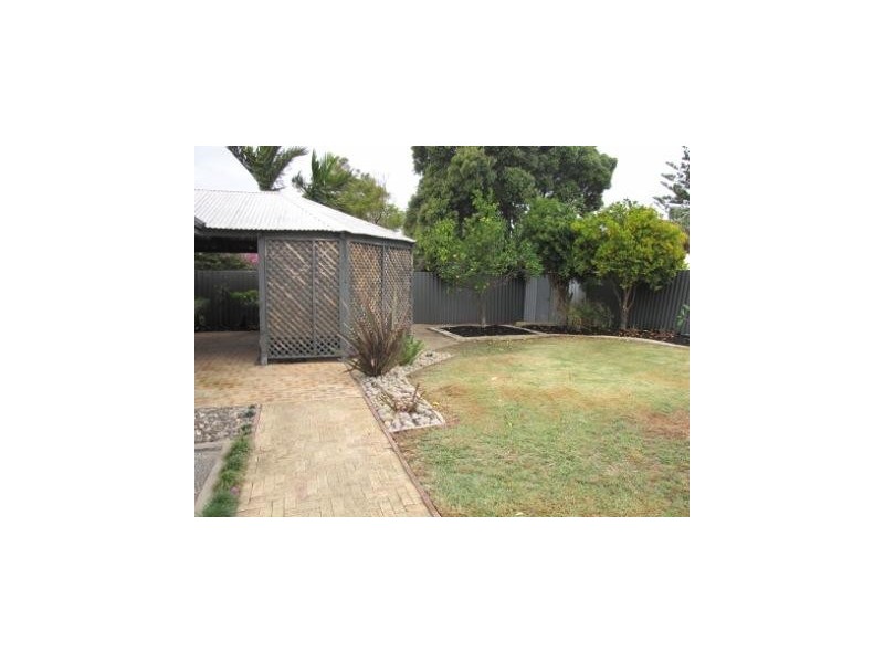 59 Malibu Rd, Safety Bay WA 6169